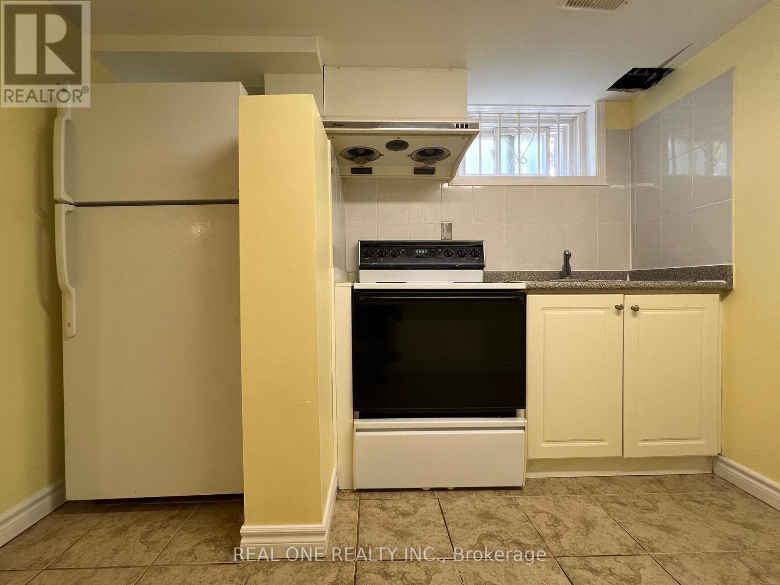 34 Shippigan Crescent, Toronto, Ontario  M2J 2G2 - Photo 20 - C12211420
