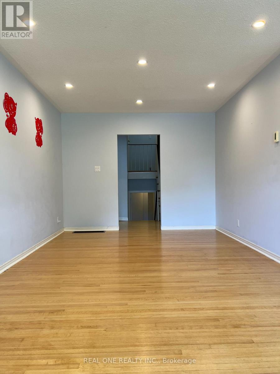34 Shippigan Crescent, Toronto, Ontario  M2J 2G2 - Photo 7 - C12211420