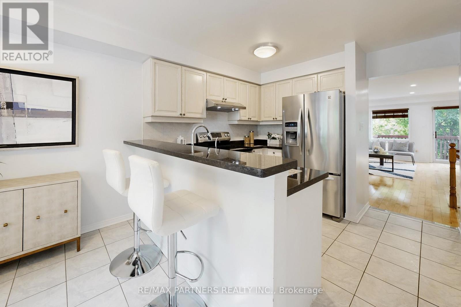 20 Vanity Crescent, Richmond Hill (Langstaff), Ontario  L4B 4E6 - Photo 10 - N12211386