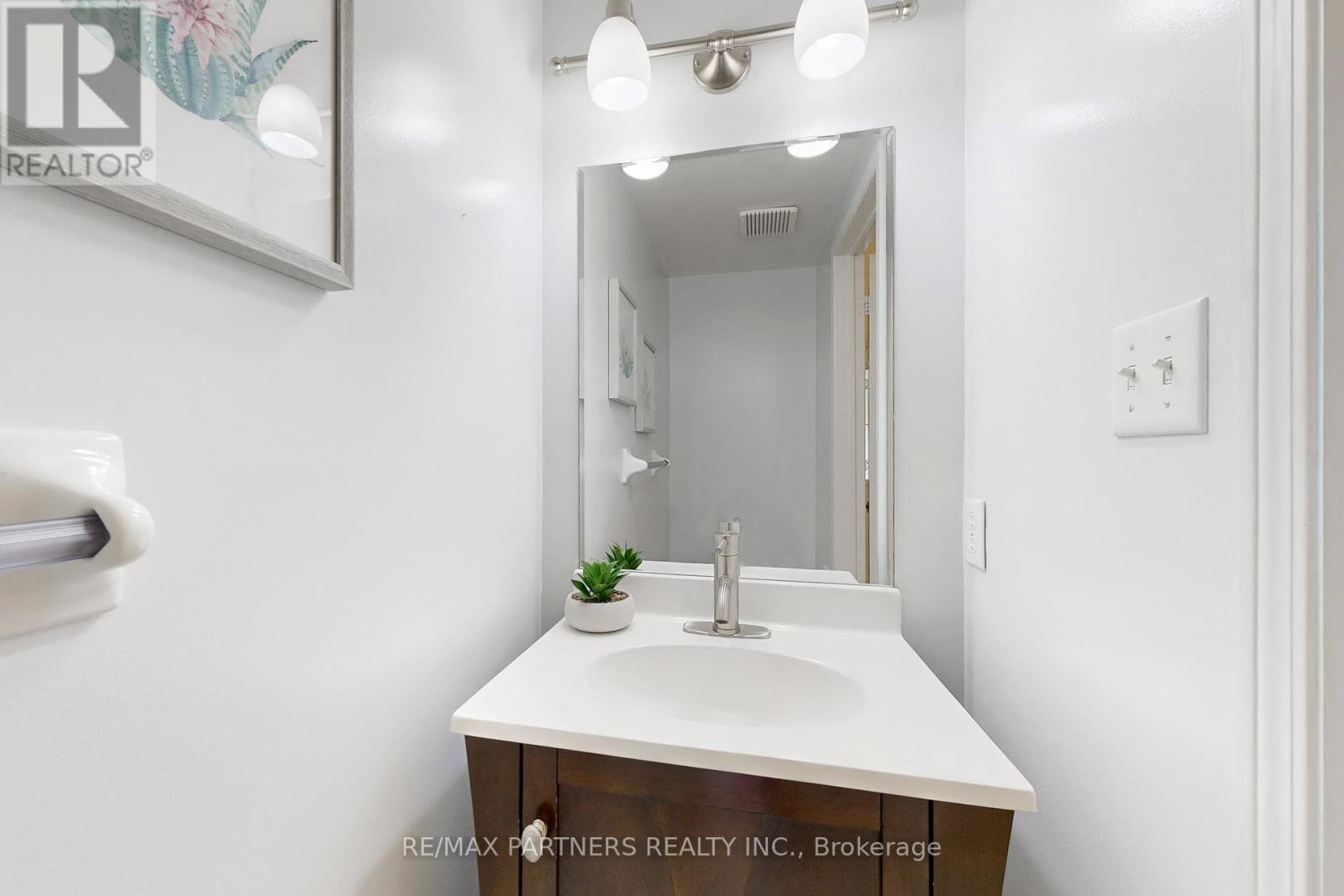 20 Vanity Crescent, Richmond Hill (Langstaff), Ontario  L4B 4E6 - Photo 16 - N12211386
