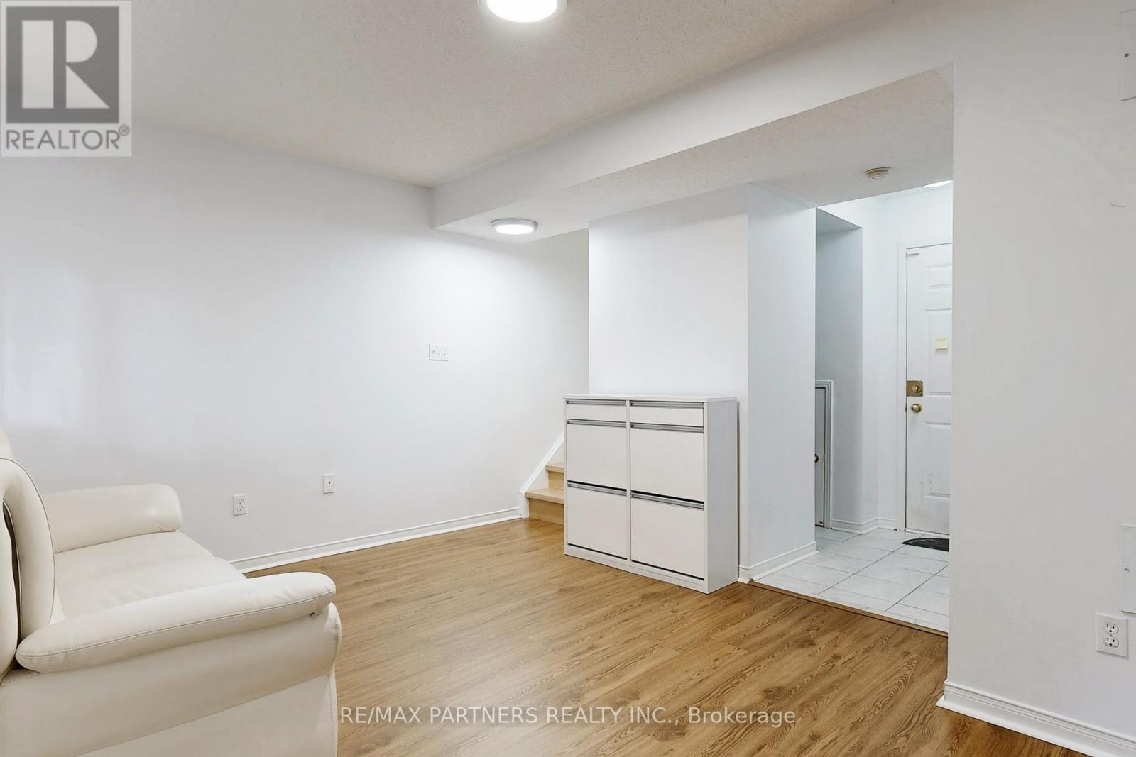 20 Vanity Crescent, Richmond Hill (Langstaff), Ontario  L4B 4E6 - Photo 37 - N12211386