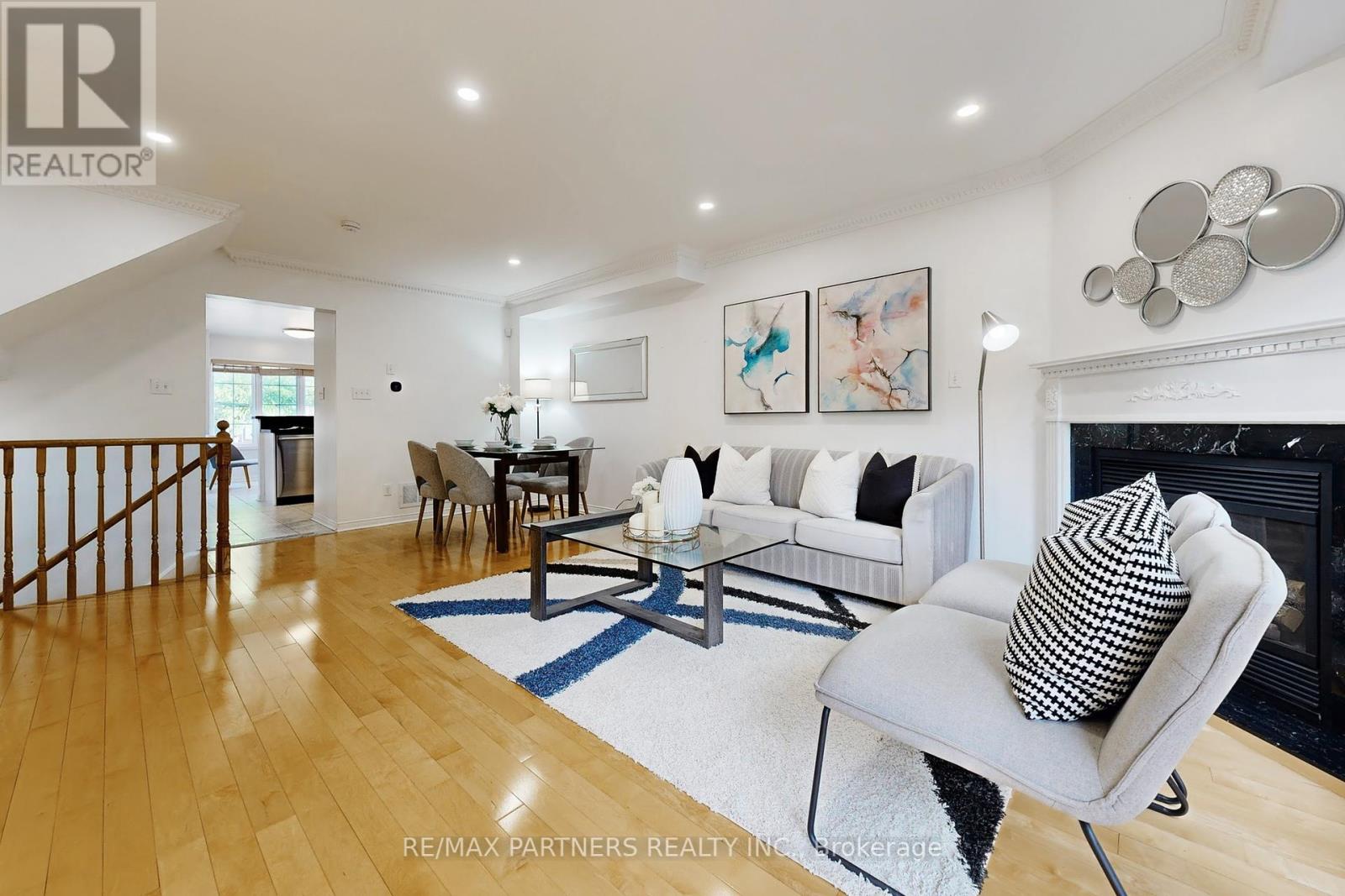 20 Vanity Crescent, Richmond Hill (Langstaff), Ontario  L4B 4E6 - Photo 4 - N12211386