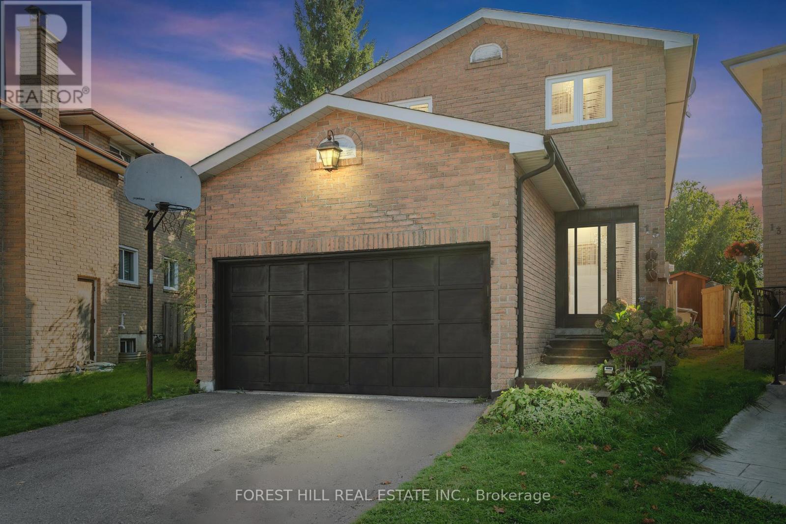 15 MILES COURT, Richmond Hill, Ontario