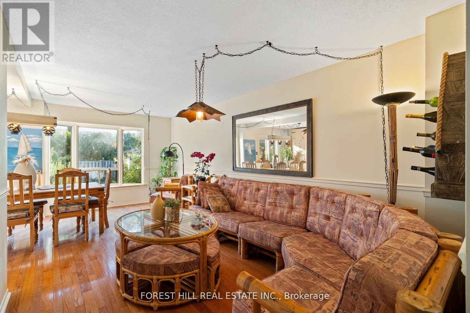 15 Miles Court, Richmond Hill, Ontario  L4C 5P7 - Photo 10 - N12211411