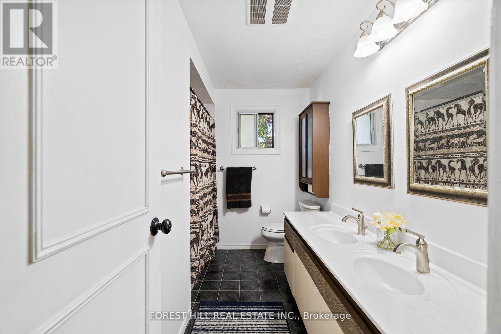 15 Miles Court, Richmond Hill, Ontario  L4C 5P7 - Photo 23 - N12211411