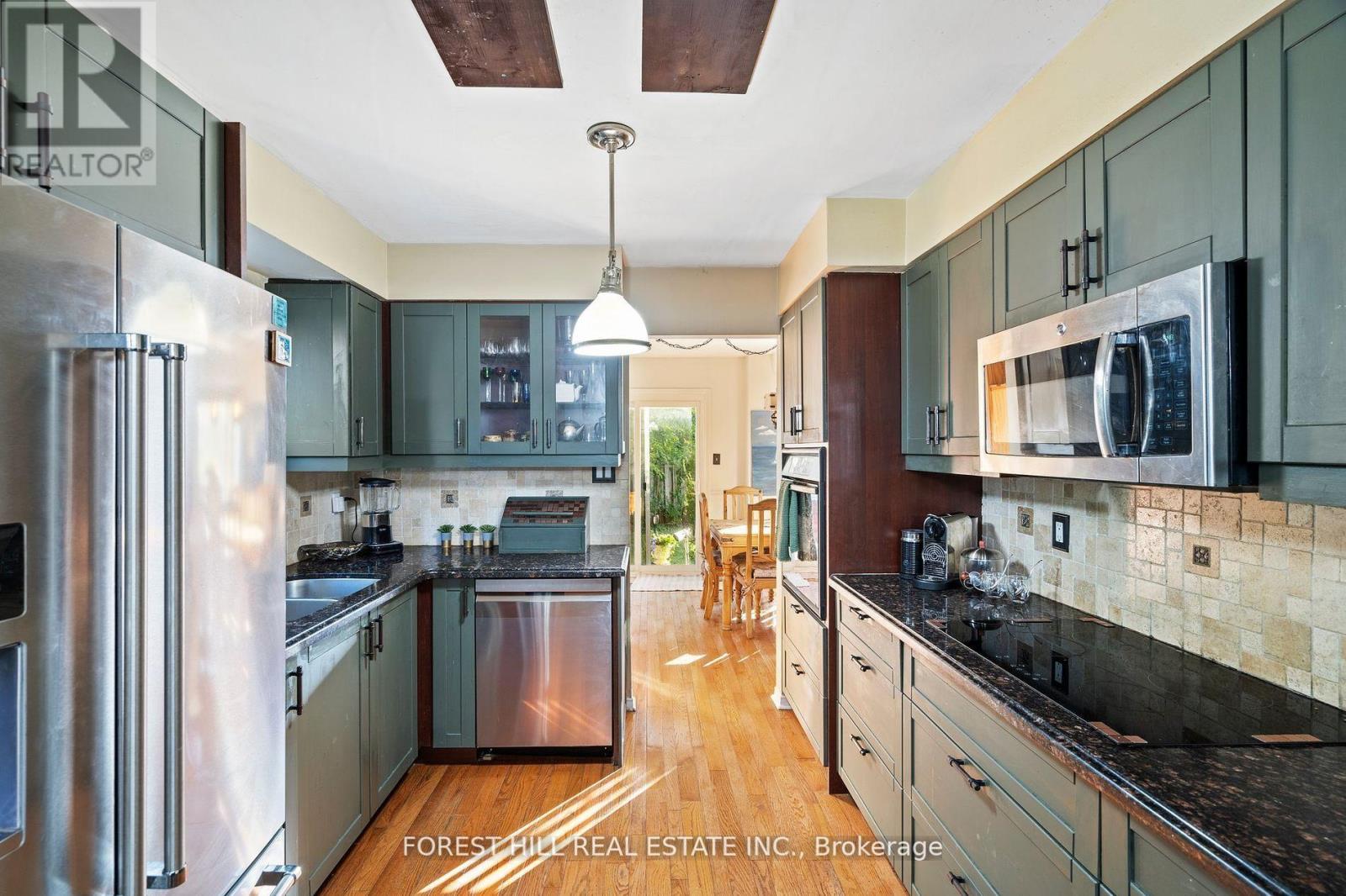 15 Miles Court, Richmond Hill, Ontario  L4C 5P7 - Photo 7 - N12211411