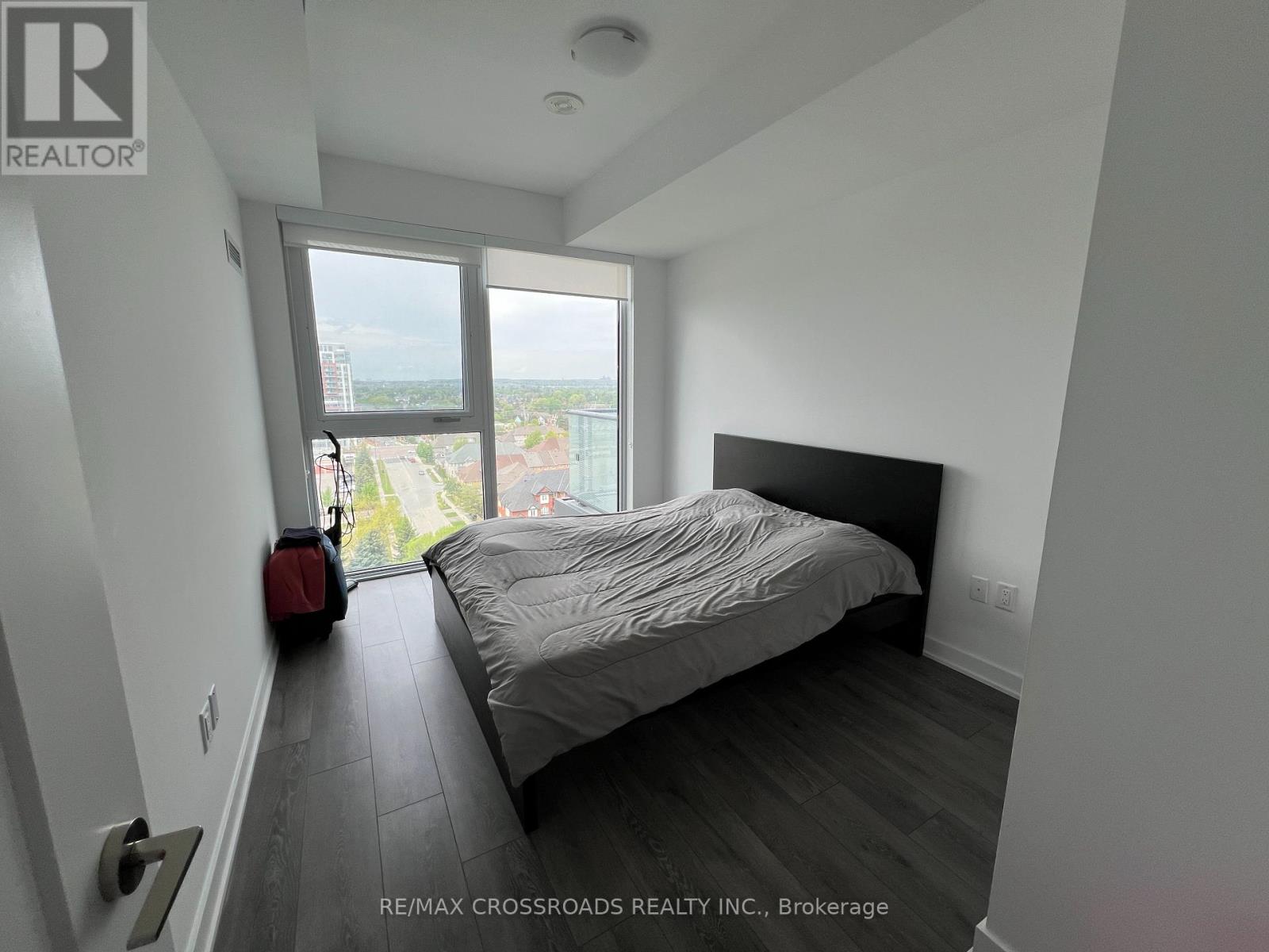 1102 - 95 Oneida Crescent, Richmond Hill (Langstaff), Ontario  L4B 0H5 - Photo 4 - N12211427