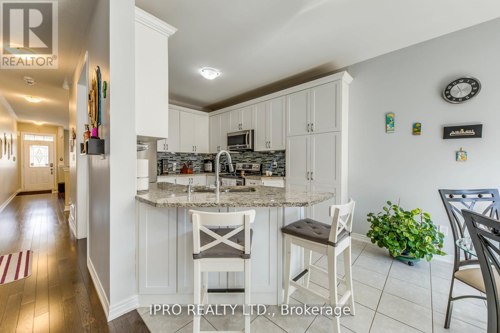 11 Trentonian Street, Brampton (Sandringham-Wellington North), Ontario  L6R 3W2 - Photo 21 - W12211409