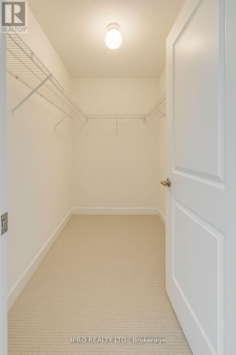 11 Trentonian Street, Brampton (Sandringham-Wellington North), Ontario  L6R 3W2 - Photo 25 - W12211409