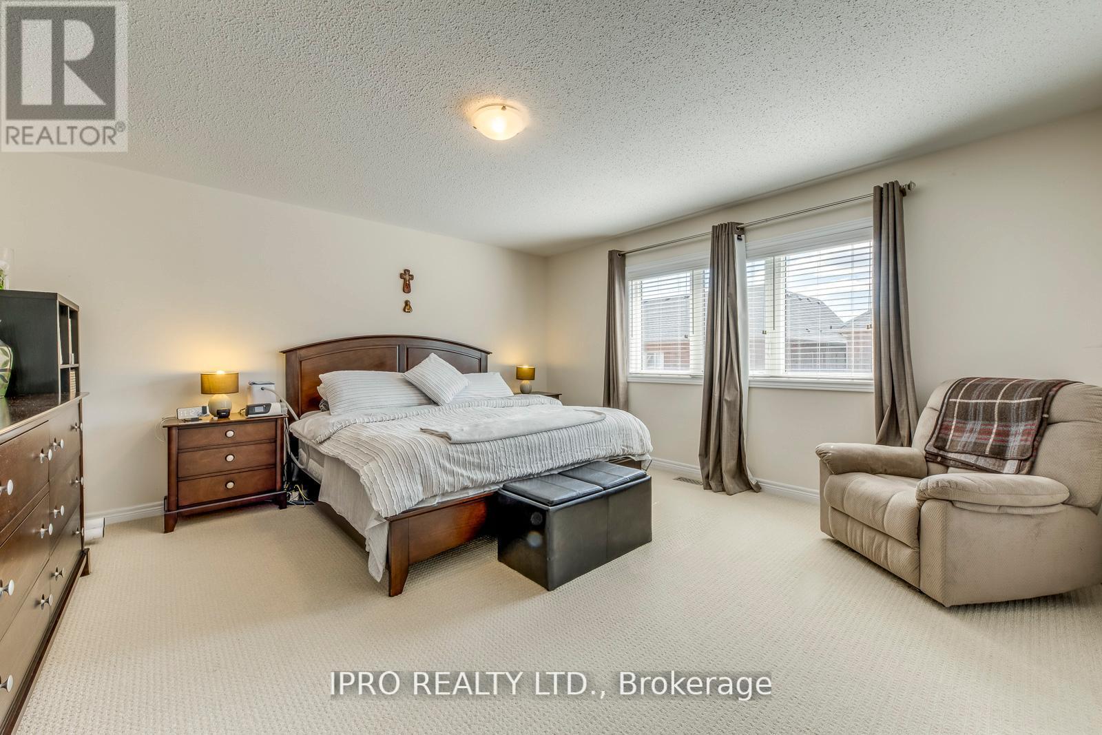 11 Trentonian Street, Brampton (Sandringham-Wellington North), Ontario  L6R 3W2 - Photo 31 - W12211409