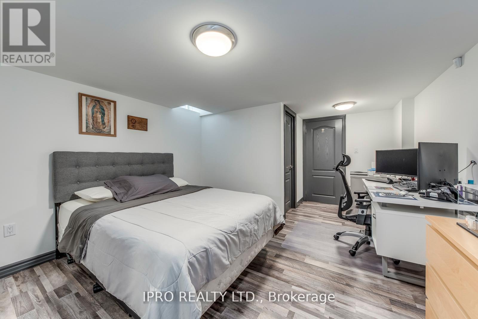 11 Trentonian Street, Brampton (Sandringham-Wellington North), Ontario  L6R 3W2 - Photo 37 - W12211409
