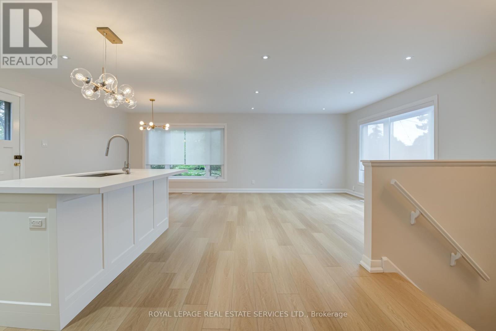 Main - 18 Puckeridge Crescent, Toronto (Eringate-Centennial-West Deane), Ontario  M9B 3A2 - Photo 5 - W12211416