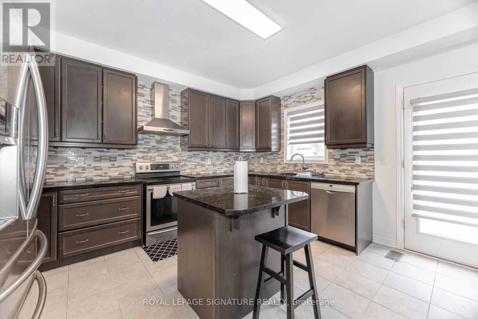 481 Brisdale Drive, Brampton (Northwest Brampton), Ontario  L7A 0G4 - Photo 12 - W12211421