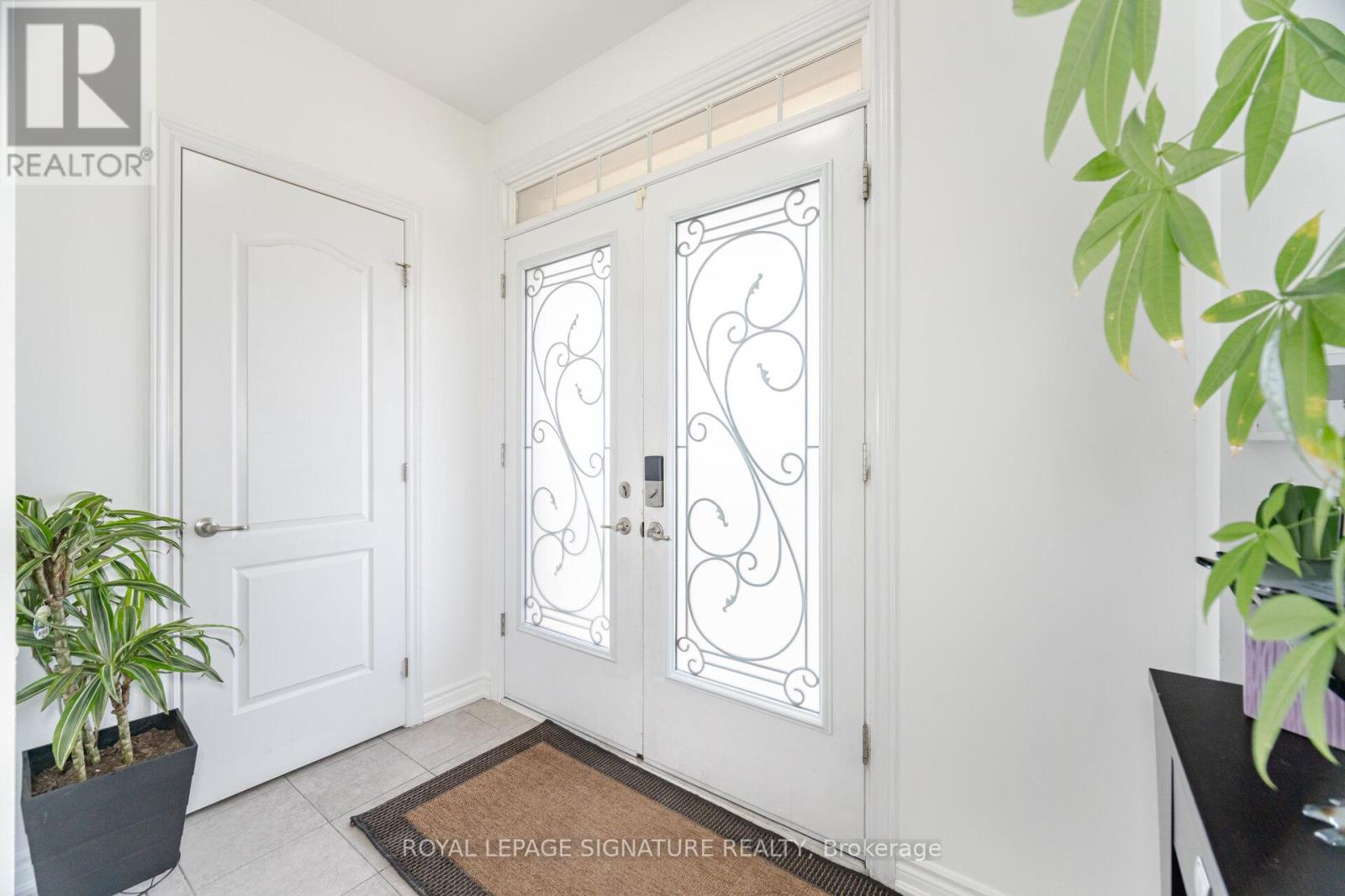 481 Brisdale Drive, Brampton (Northwest Brampton), Ontario  L7A 0G4 - Photo 2 - W12211421