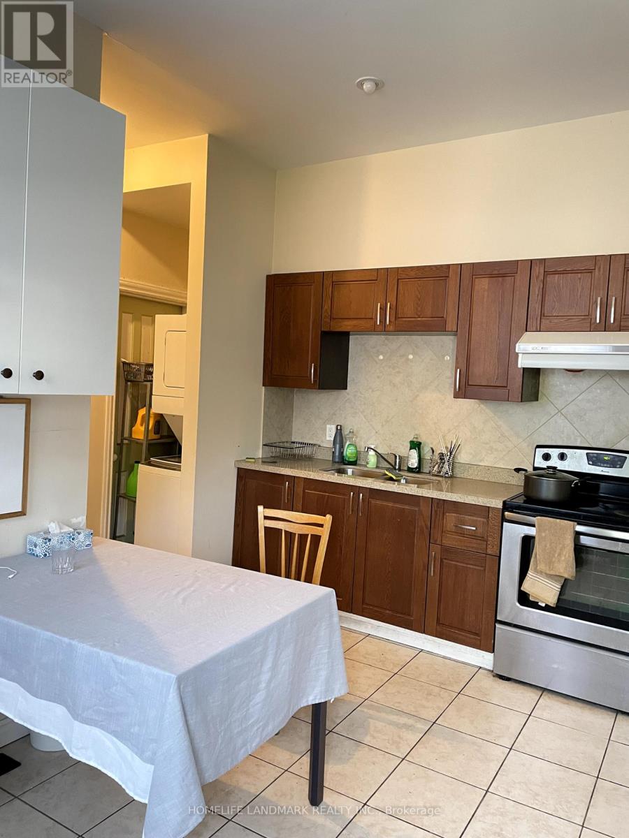 327 Main Street W, Hamilton, Ontario  L8P 1K1 - Photo 7 - X12211405