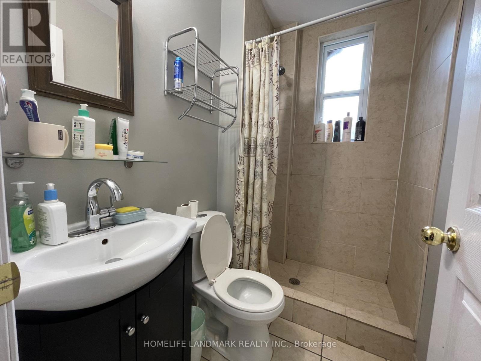 327 Main Street W, Hamilton, Ontario  L8P 1K1 - Photo 8 - X12211405