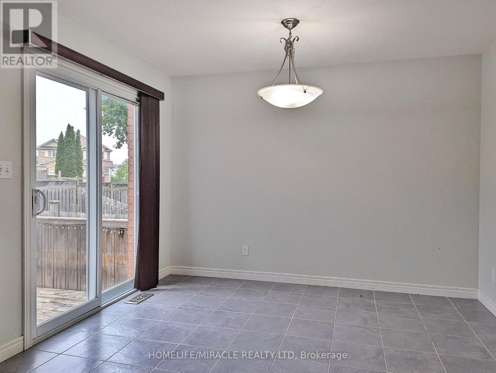 10 Tudor Street, Kitchener, Ontario  N2R 1W3 - Photo 37 - X12211406