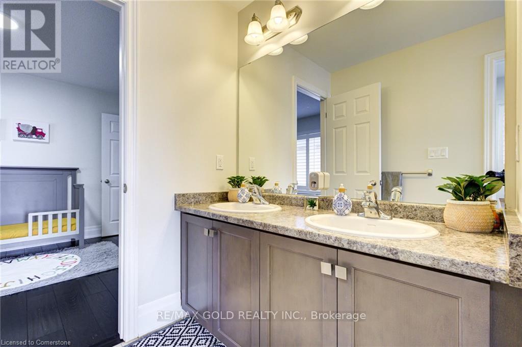 15 Wetland Way, Kitchener, Ontario  N2P 0C3 - Photo 36 - X12211430