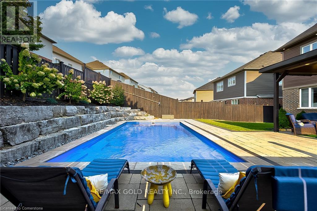 15 Wetland Way, Kitchener, Ontario  N2P 0C3 - Photo 48 - X12211430