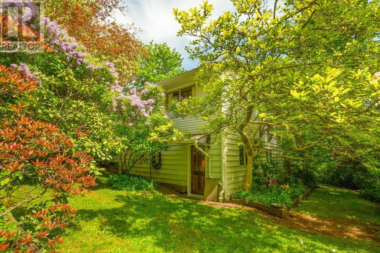 508 COLLINS ROAD, bowen island, British Columbia