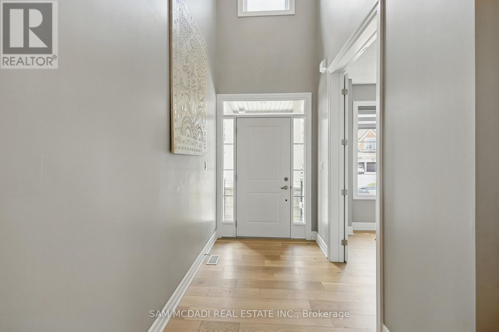 920 Pondcliffe Drive, Kitchener, Ontario  N2R 0M9 - Photo 3 - X12210985