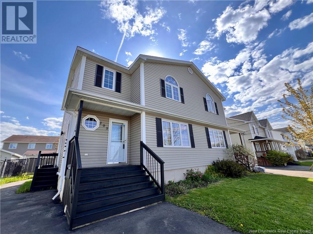 Property at 105 Hampton Street image 2