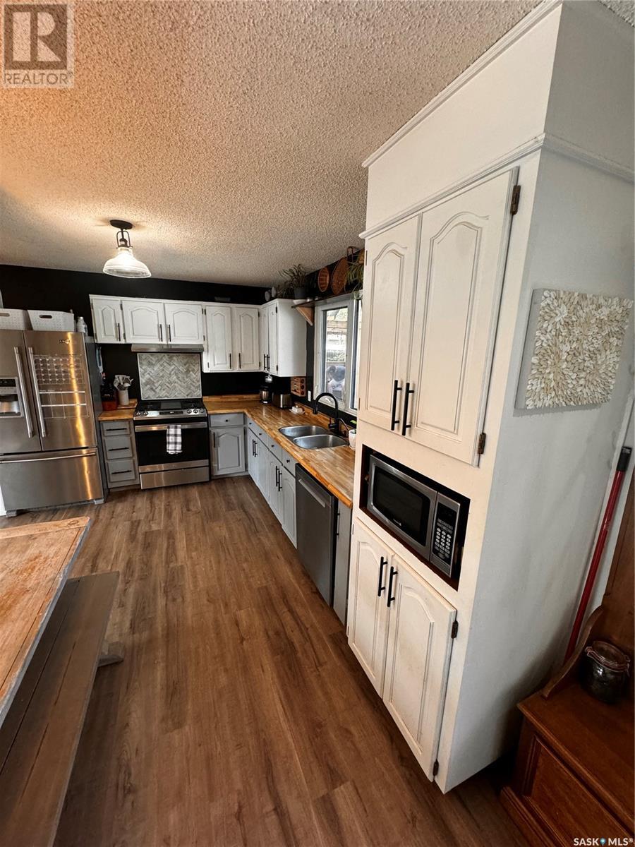 224 17th Street Ne, Weyburn, Saskatchewan  S4H 2P2 - Photo 7 - SK005538