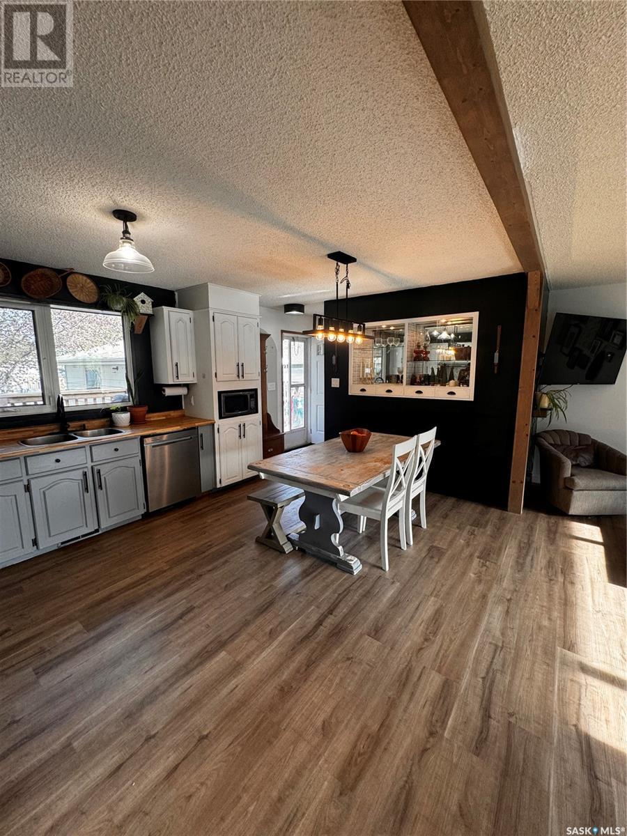 224 17th Street Ne, Weyburn, Saskatchewan  S4H 2P2 - Photo 8 - SK005538