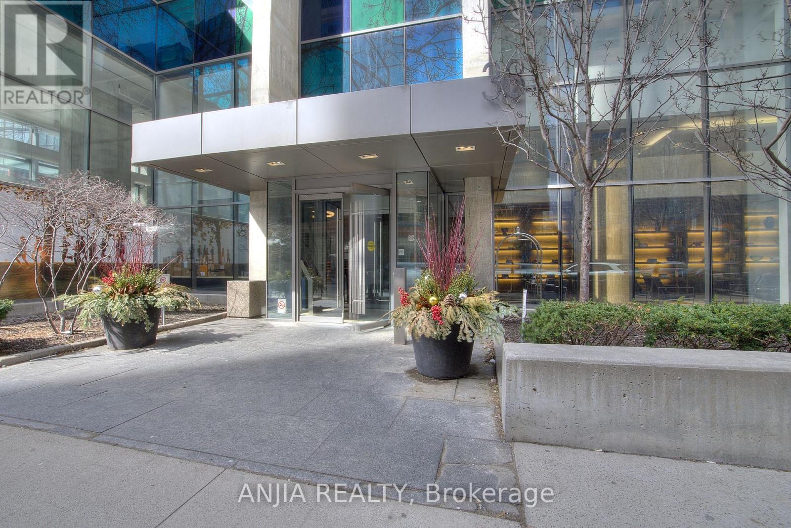 3104 - 38 Grenville Street, Toronto (Bay Street Corridor), Ontario  M4Y 1A5 - Photo 17 - C12207318