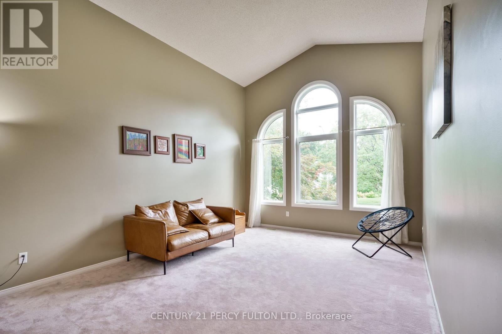 54 Cityview Circle, Barrie, Ontario  L4N 7V1 - Photo 10 - S12211340