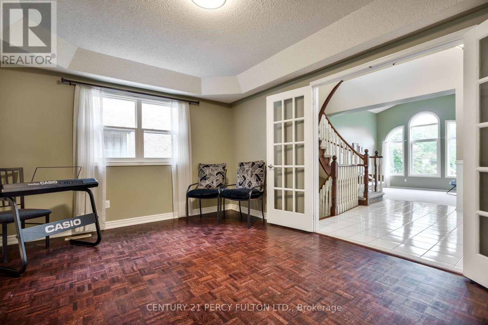 54 Cityview Circle, Barrie, Ontario  L4N 7V1 - Photo 11 - S12211340