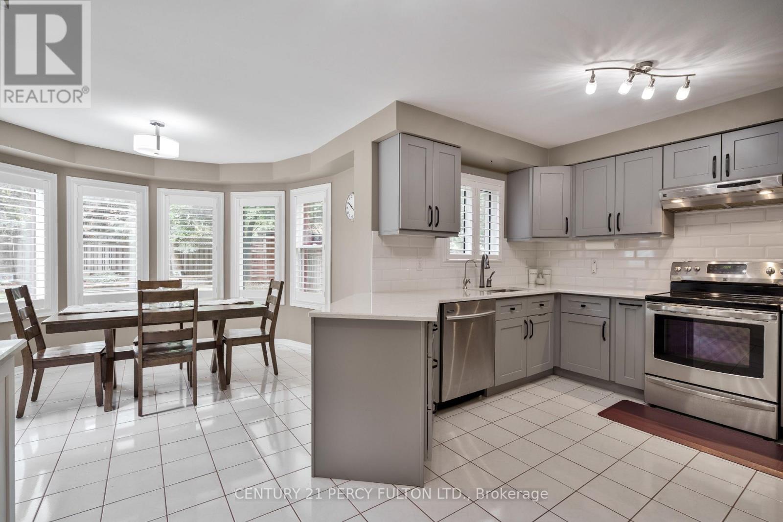 54 Cityview Circle, Barrie, Ontario  L4N 7V1 - Photo 14 - S12211340