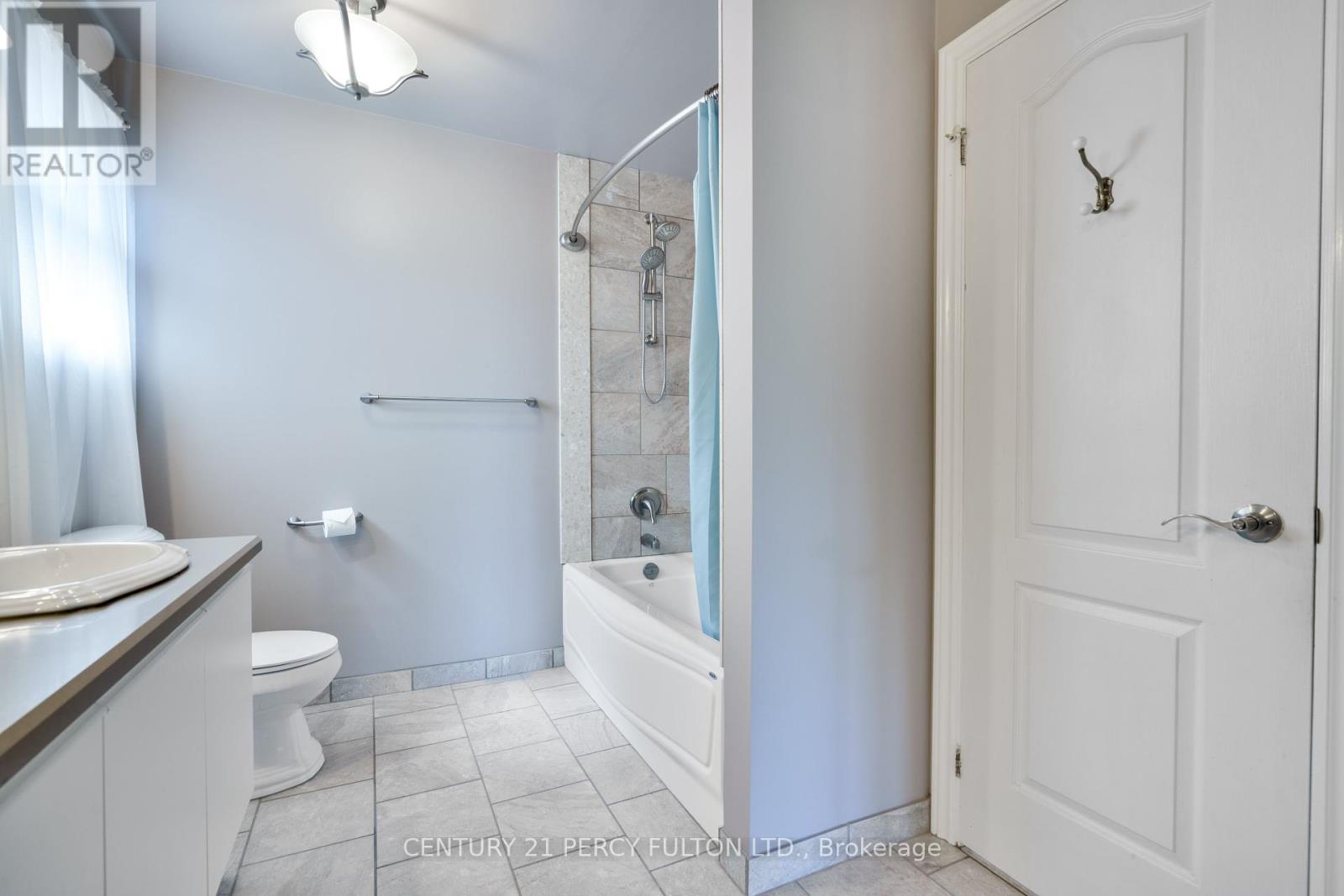 54 Cityview Circle, Barrie, Ontario  L4N 7V1 - Photo 33 - S12211340