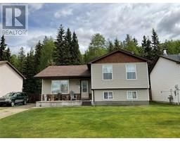 132 Babcock Avenue Tumbler Ridge, Tumbler Ridge, Ca