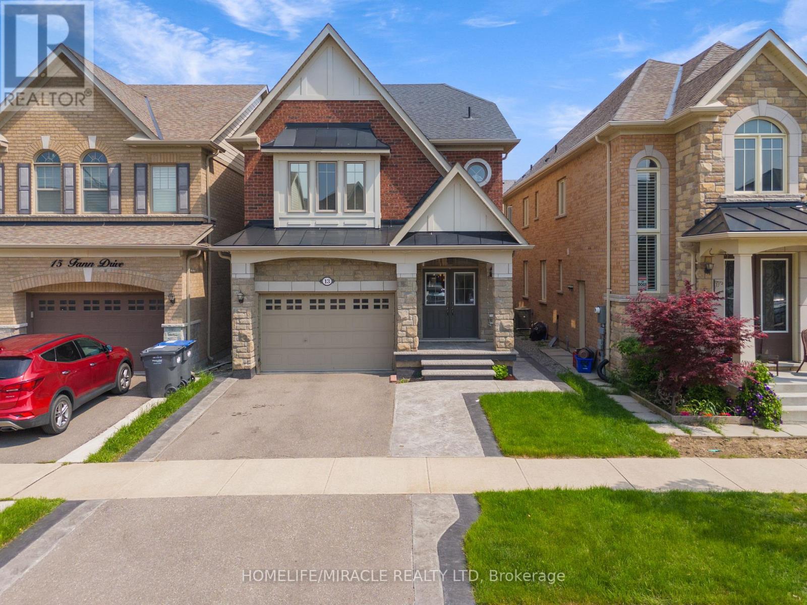 13 FANN DRIVE, Brampton, Ontario