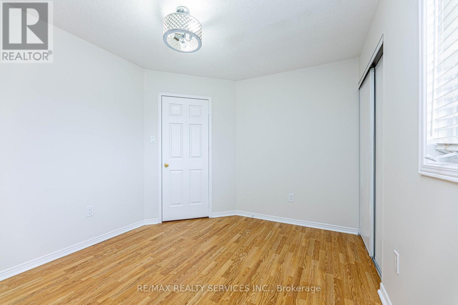 98 Lent Crescent, Brampton, Ontario  L6Y 4X7 - Photo 21 - W12211446