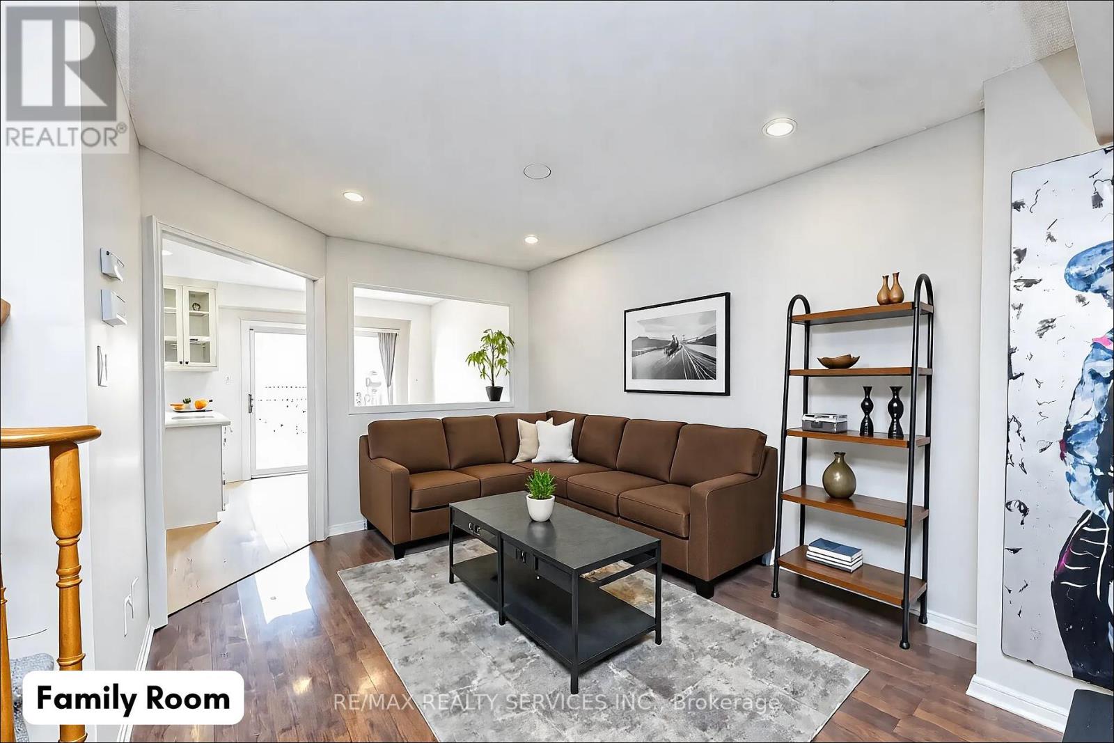 98 Lent Crescent, Brampton, Ontario  L6Y 4X7 - Photo 7 - W12211446