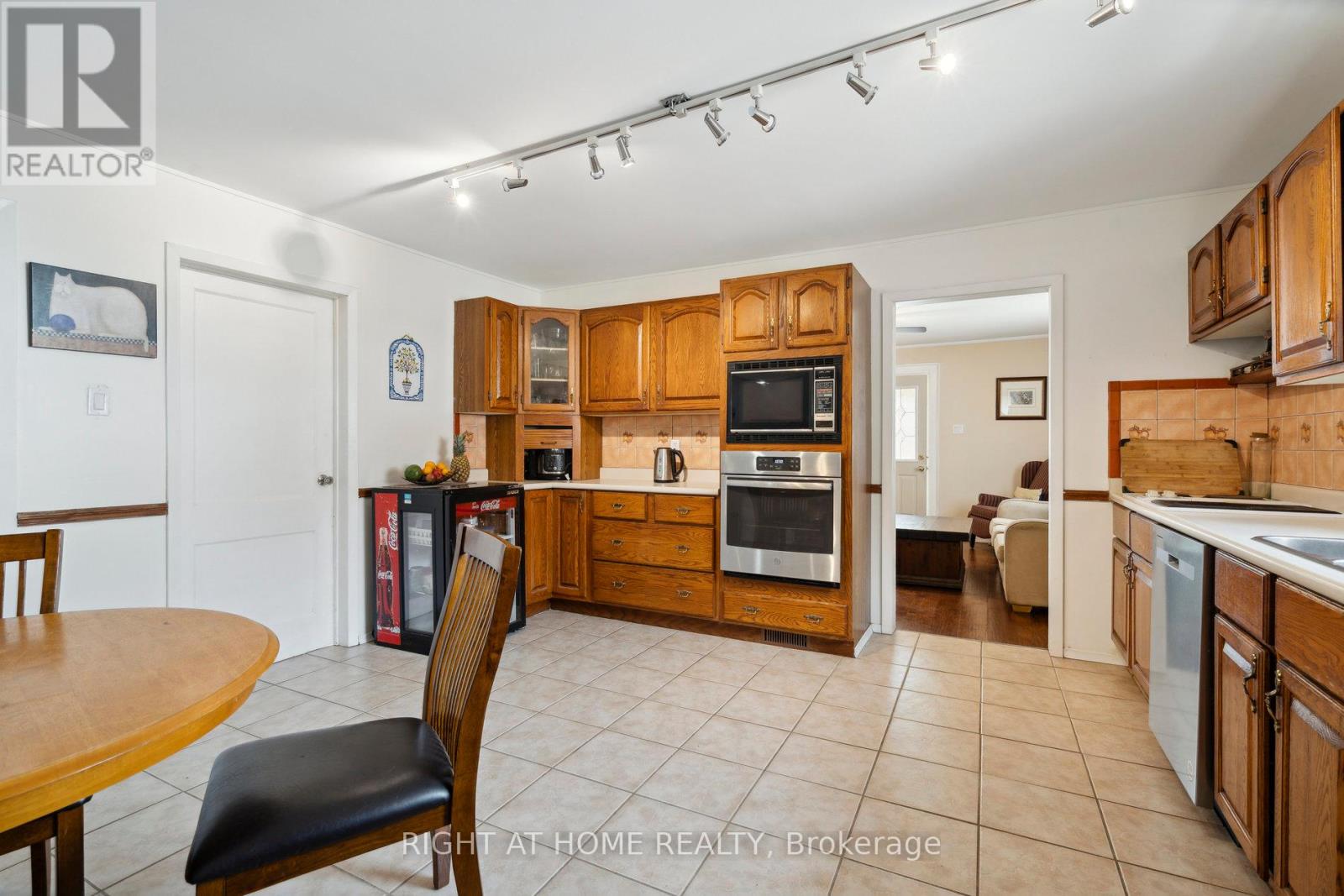51 Frederick Street S, Halton Hills, Ontario  L7J 2B9 - Photo 11 - W12211451