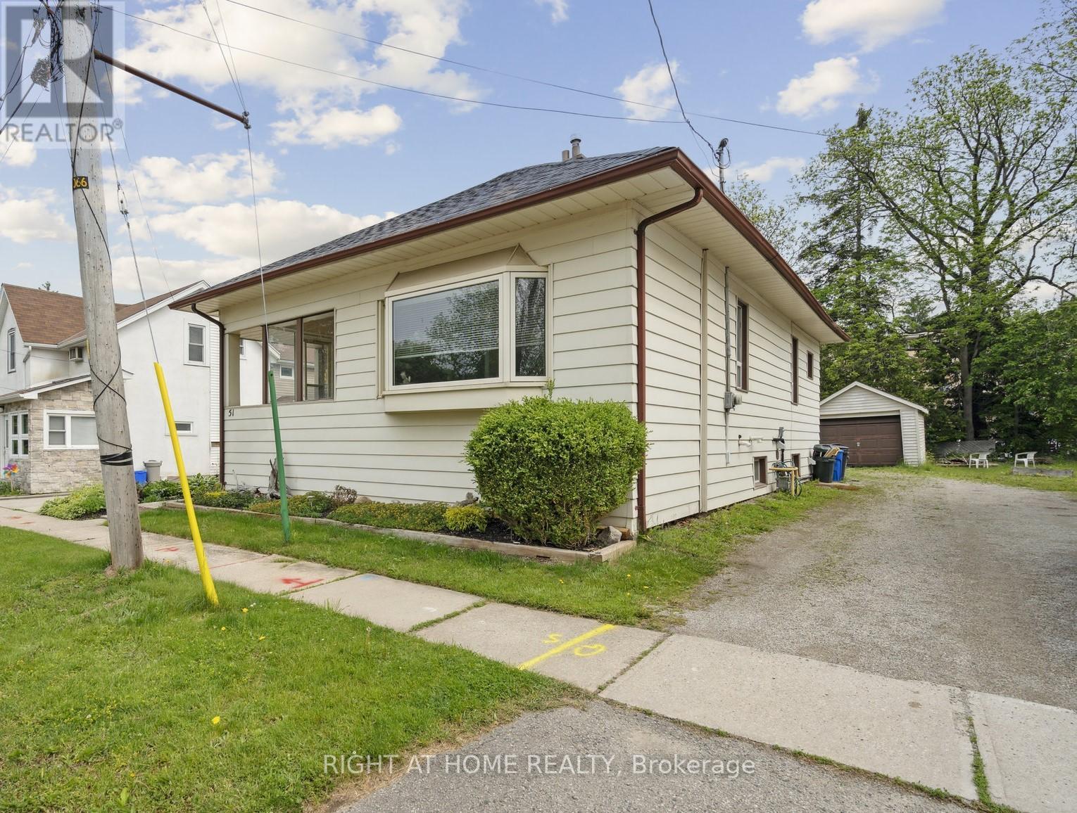 51 Frederick Street S, Halton Hills, Ontario  L7J 2B9 - Photo 3 - W12211451
