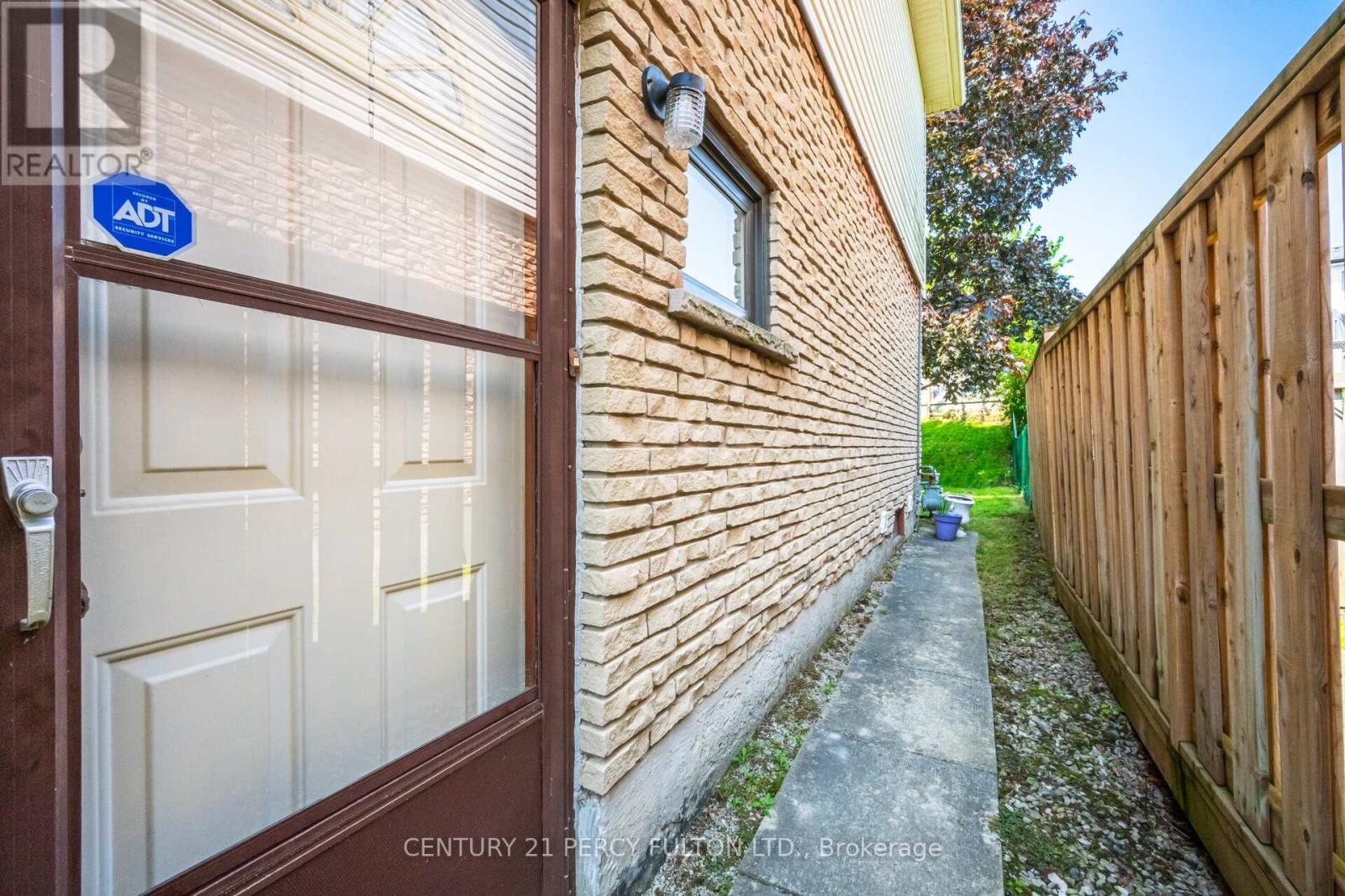 541 Creekview Circle, Pickering (West Shore), Ontario  L1W 2Z9 - Photo 32 - E12210349