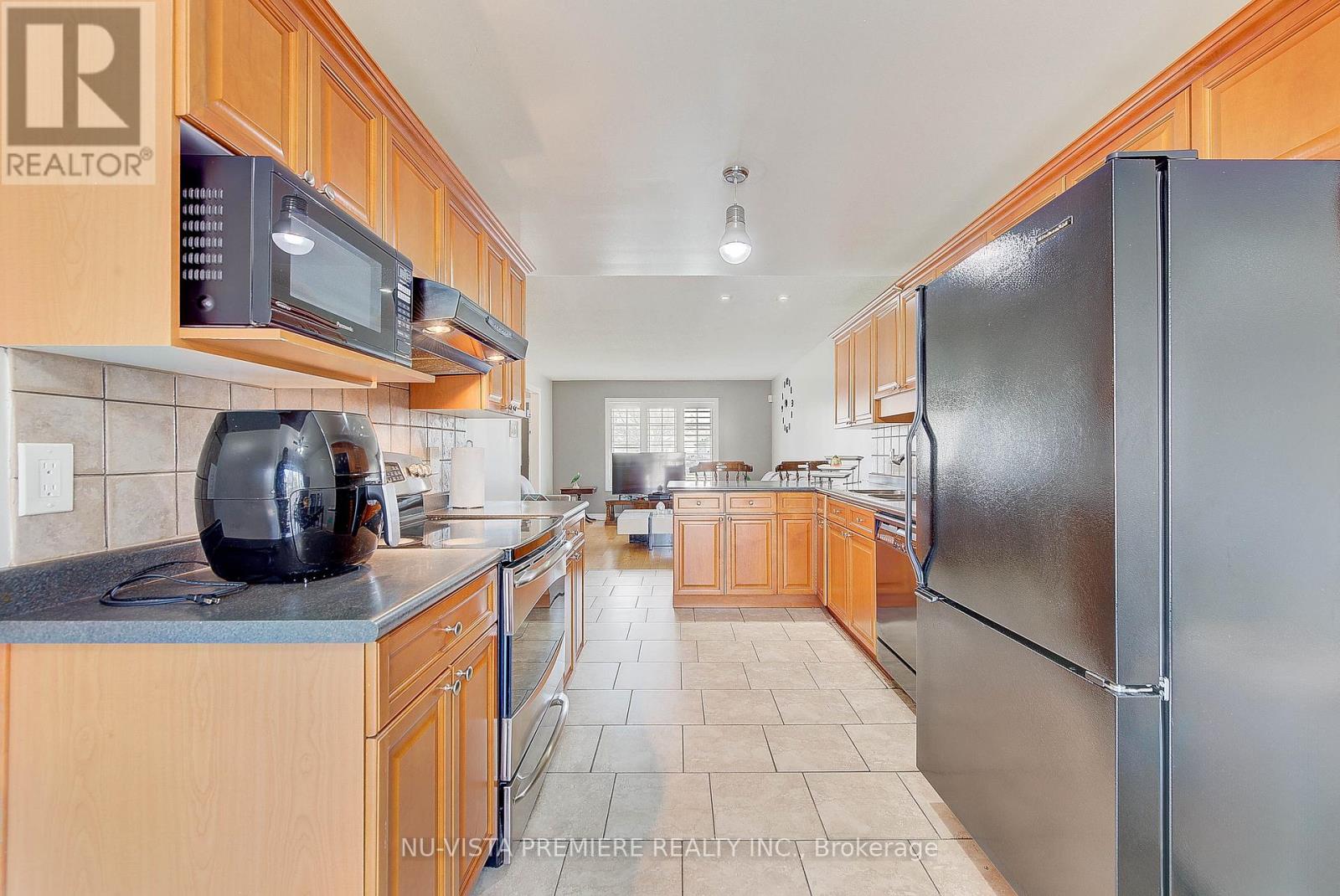 494 Exmouth Circle, London East, Ontario  N5V 5G7 - Photo 11 - X12211477