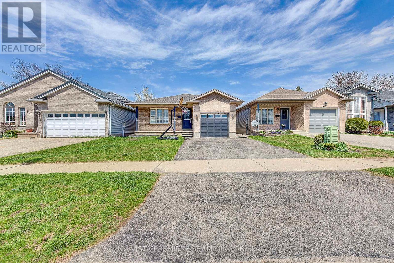 494 Exmouth Circle, London East, Ontario  N5V 5G7 - Photo 2 - X12211477