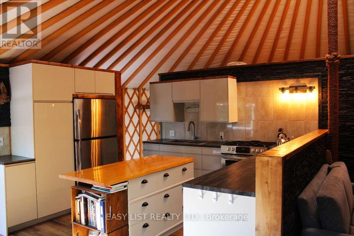 951 Hwy 641, Kenora, Ontario  P0X 1C0 - Photo 19 - X12211450