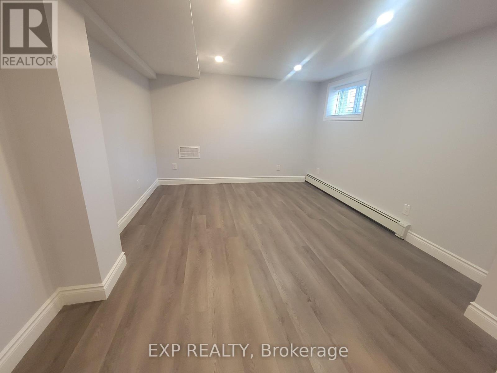 135 Balsam Avenue S, Hamilton, Ontario  L8M 3B6 - Photo 14 - X12211452