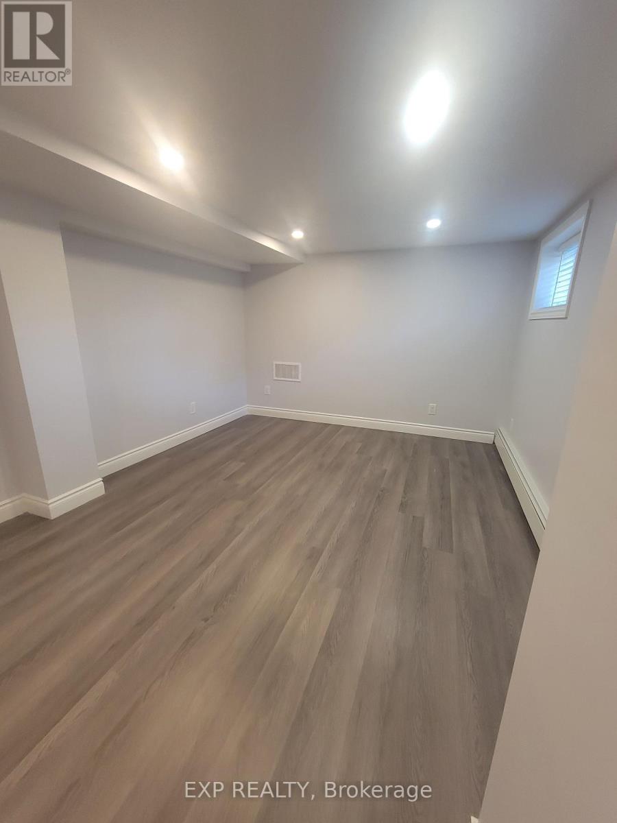 135 Balsam Avenue S, Hamilton, Ontario  L8M 3B6 - Photo 16 - X12211452
