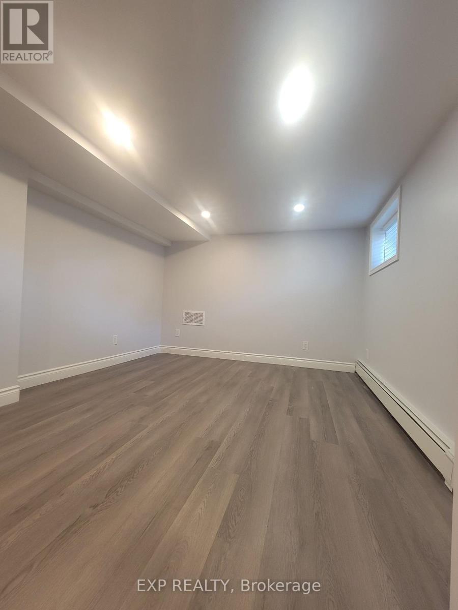 135 Balsam Avenue S, Hamilton, Ontario  L8M 3B6 - Photo 17 - X12211452