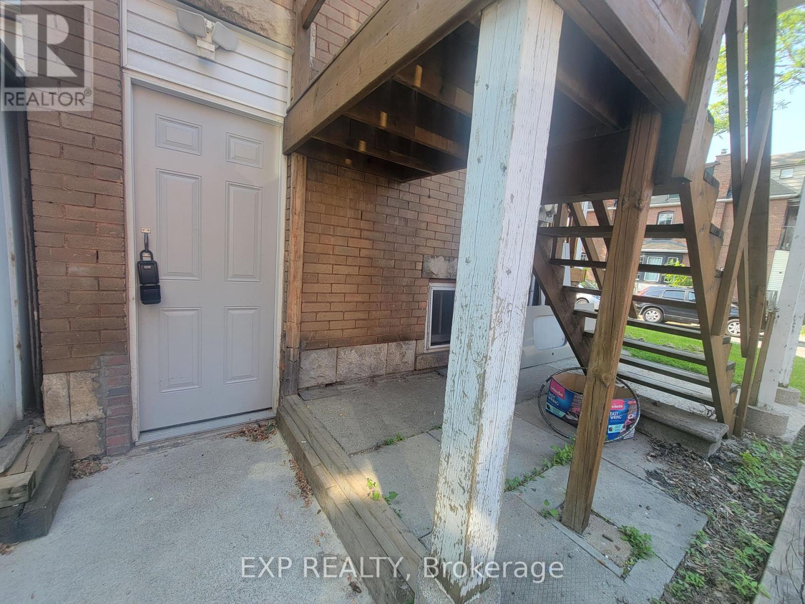 135 Balsam Avenue S, Hamilton, Ontario  L8M 3B6 - Photo 32 - X12211452