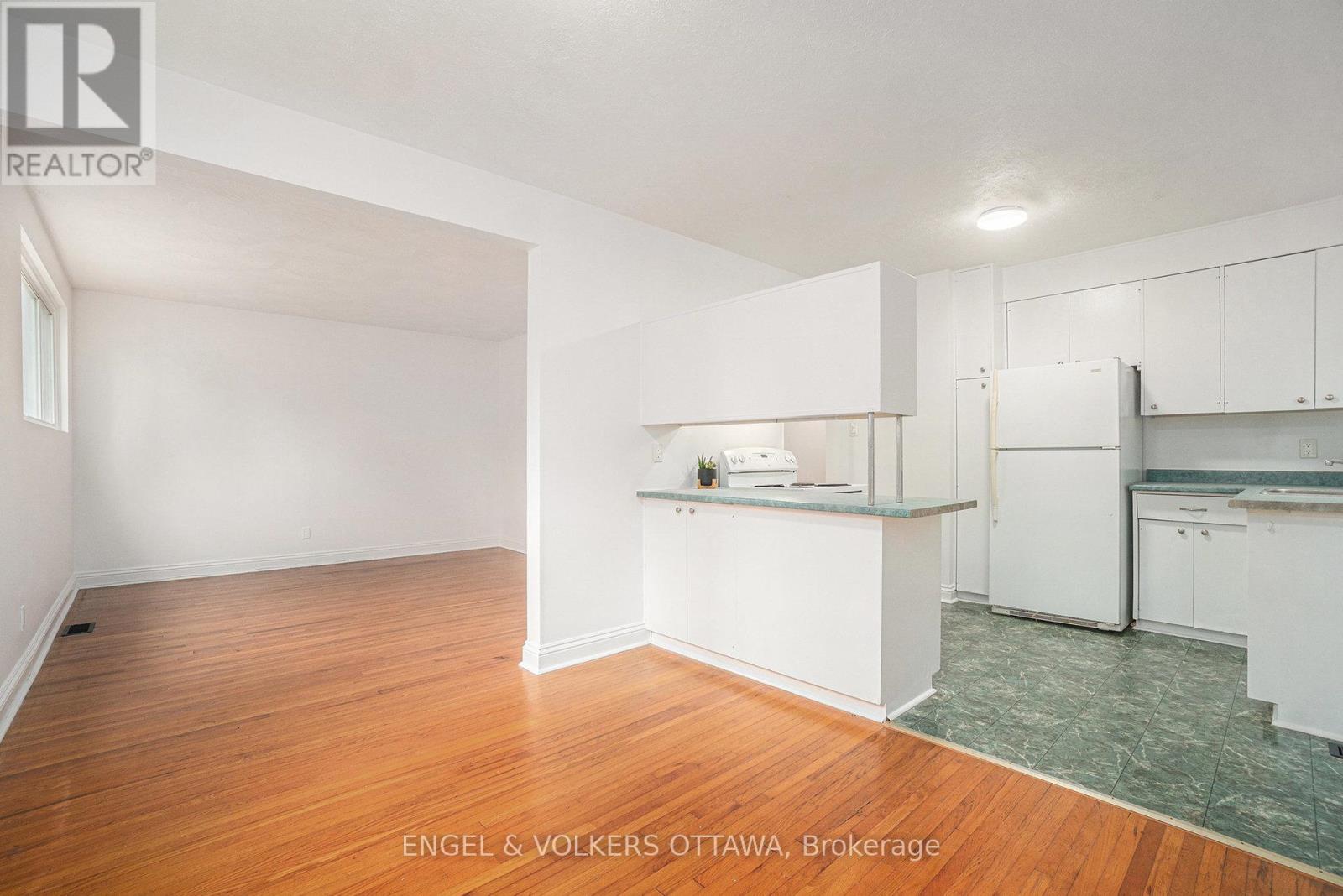 886 Ivanhoe Avenue, Ottawa, Ontario  K2B 5S5 - Photo 21 - X12211460