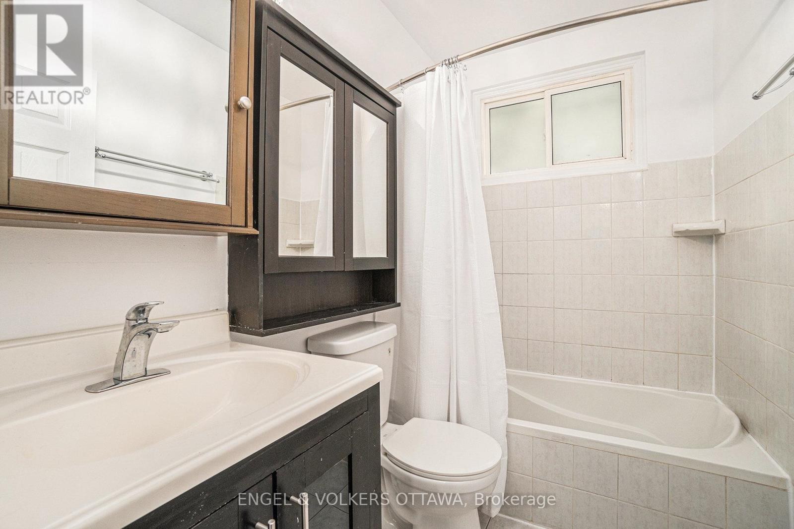 886 Ivanhoe Avenue, Ottawa, Ontario  K2B 5S5 - Photo 22 - X12211460