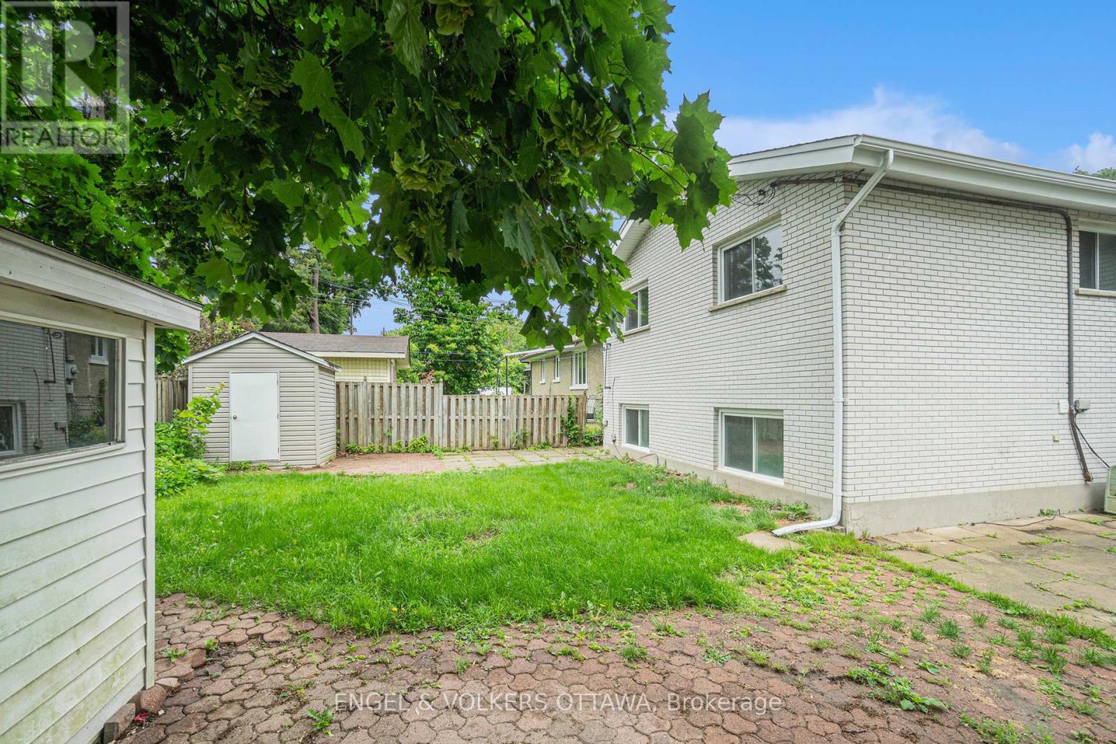 886 Ivanhoe Avenue, Ottawa, Ontario  K2B 5S5 - Photo 27 - X12211460